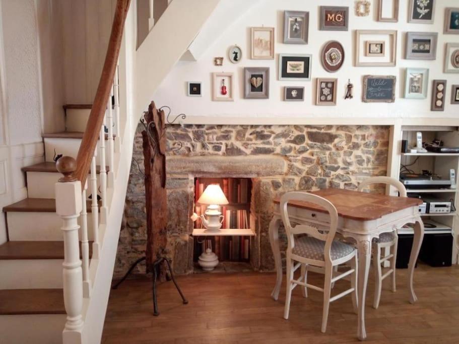 House At The Foot Of The Castle Of Fougeres Villa Dış mekan fotoğraf